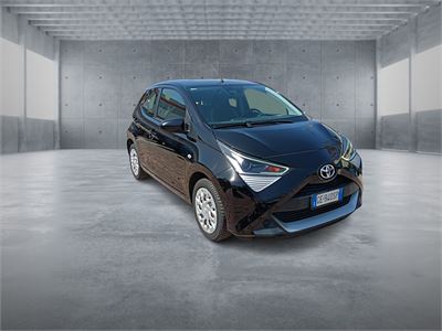 TOYOTA Aygo 2ª serie Aygo Connect 1.0 VVT-i 72 CV 5 porte x-cool MMT USATO Benzina